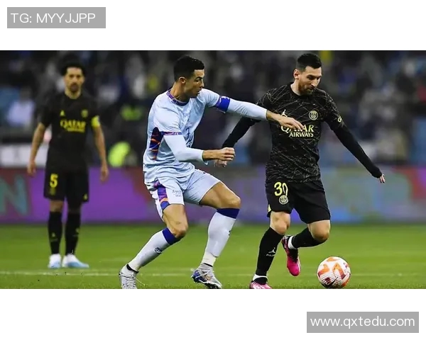 打爆全网的足球明星背后的故事与成就揭秘